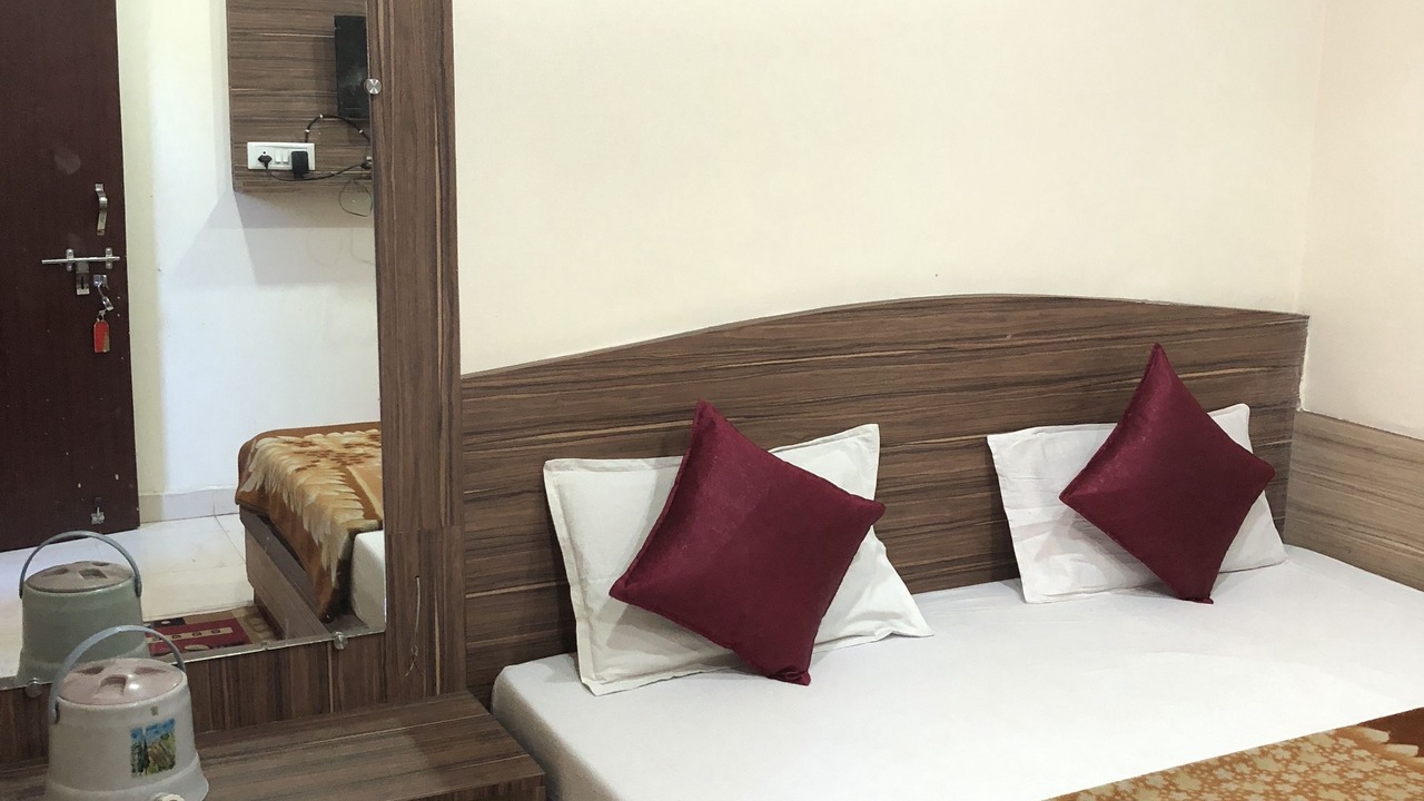 Photo of Bedroom in Pachmarhi