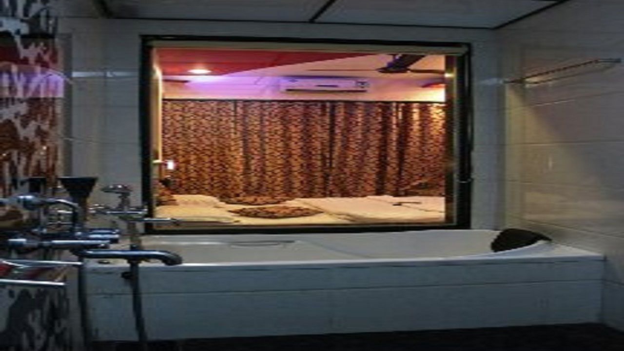 Photo of Bathroom in Mahabaleshwar