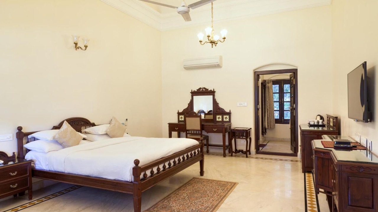 Photo of Bedroom in Pachmarhi