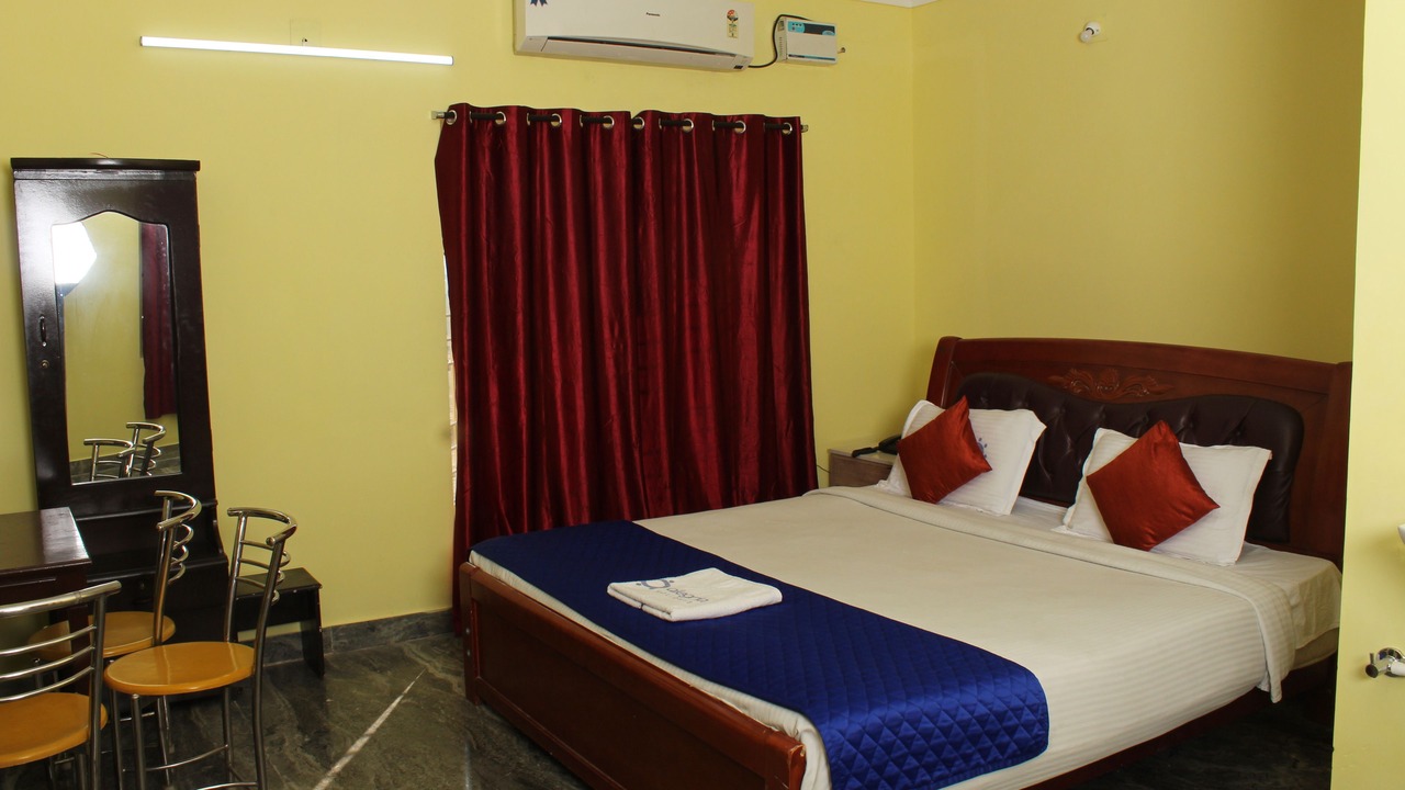 Photo of Bedroom in Adyar