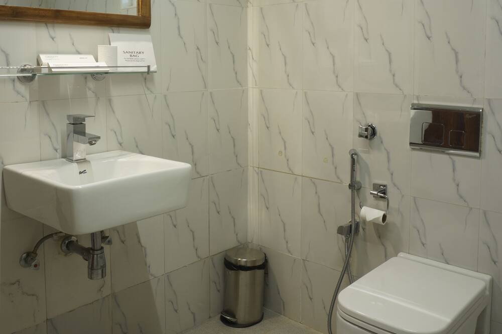 Photo of Bathroom in Thalayathimund