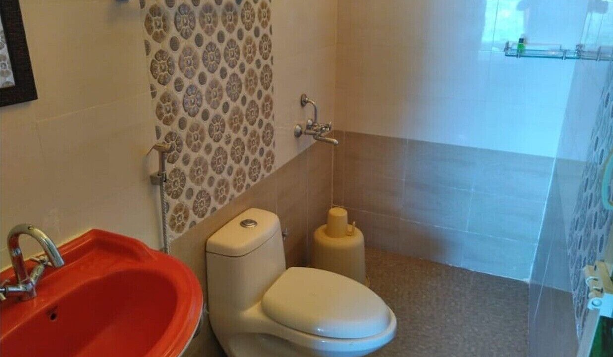 Photo of Bathroom in Ooty