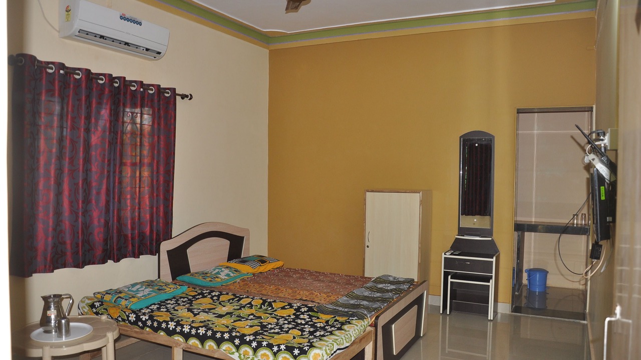 Photo of Bedroom in Malvan