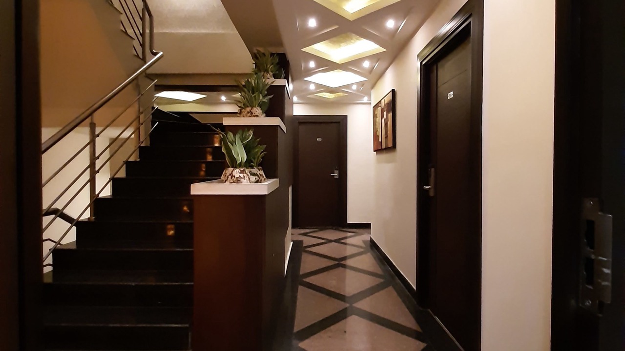 Photo of Others in Periamet