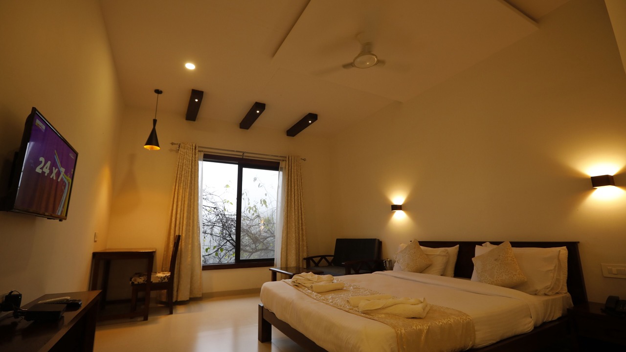 Photo of Bedroom in Mahabaleshwar