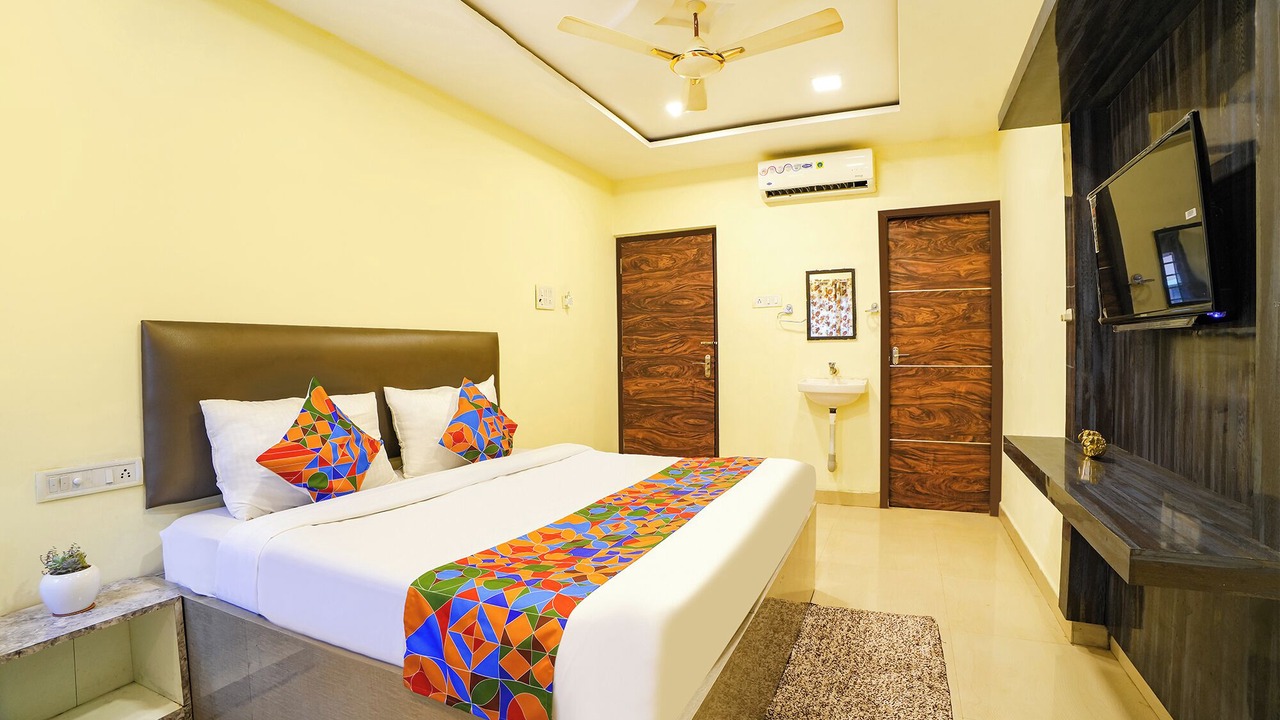 Photo of Bedroom in Triplicane