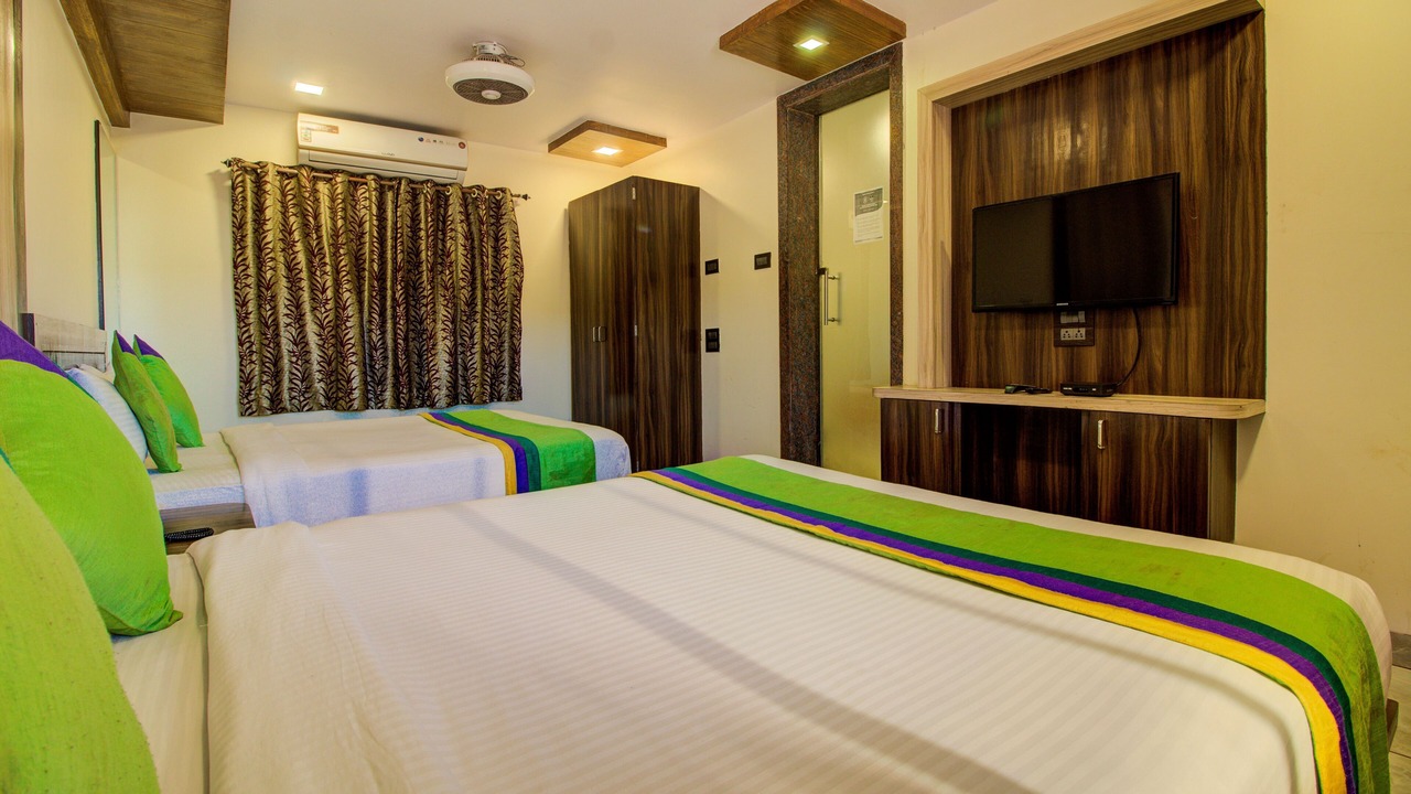 Photo of Bedroom in Mahabaleshwar