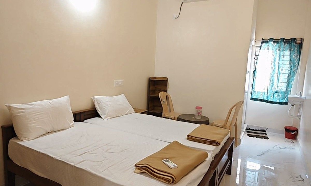 Photo of Bedroom in Tiruchendur