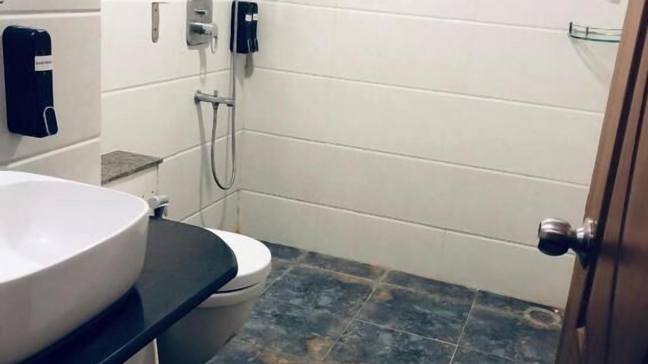 Photo of Bathroom in Kadubeesanahalli