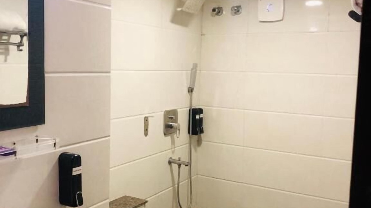 Photo of Bathroom in Kadubeesanahalli