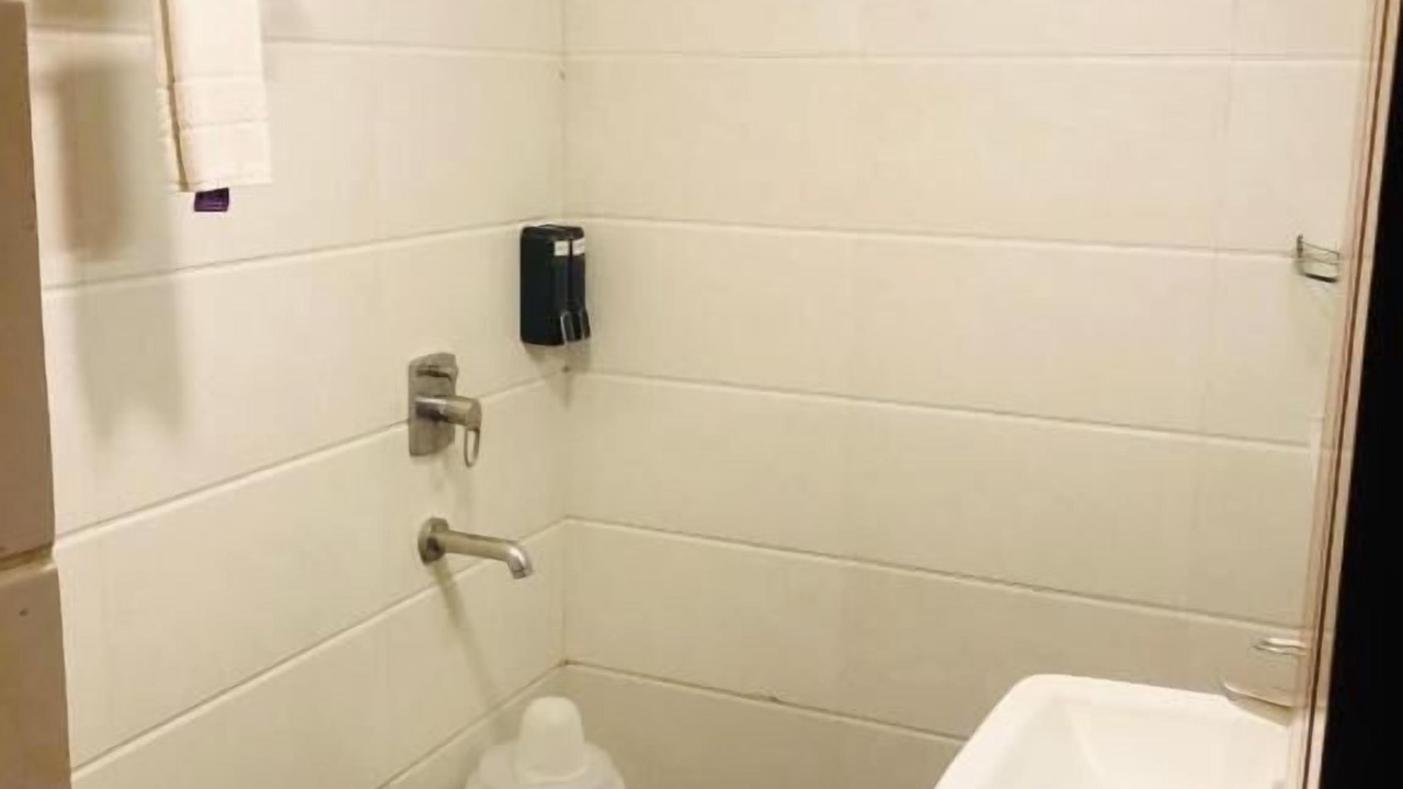 Photo of Bathroom in Kadubeesanahalli