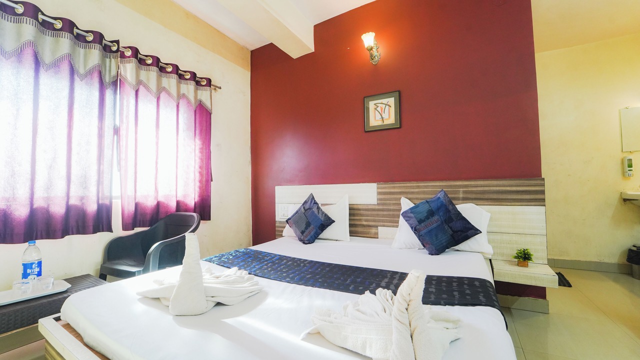 Photo of Bedroom in Mahabaleshwar