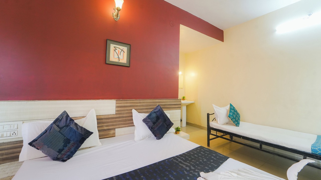 Photo of Bedroom in Mahabaleshwar