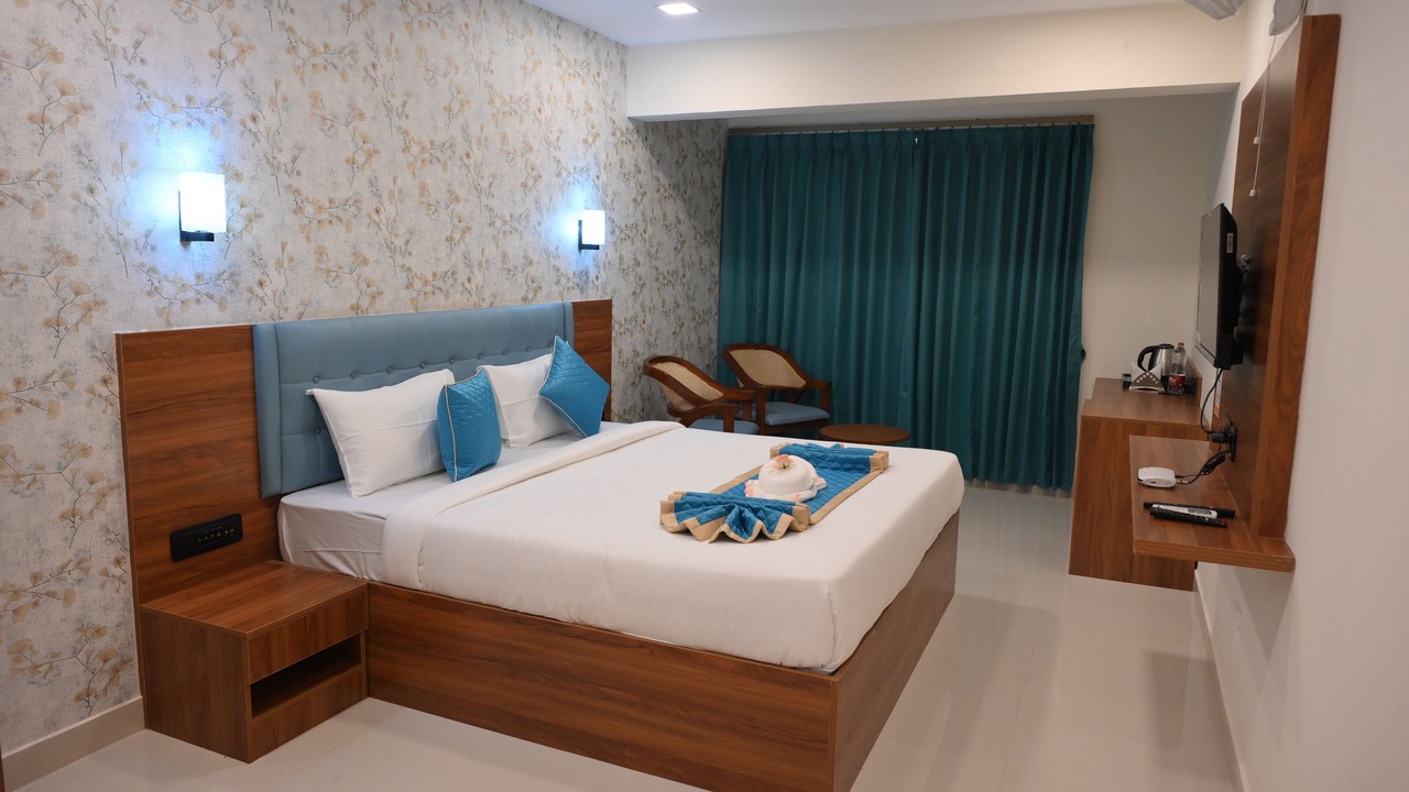Photo of Bedroom in HBR Layout
