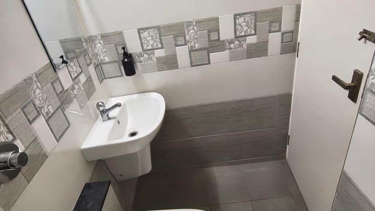 Photo of Bathroom in Adyar