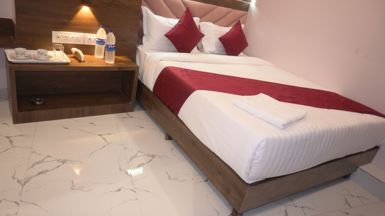 Photo of Bedroom in Malad East