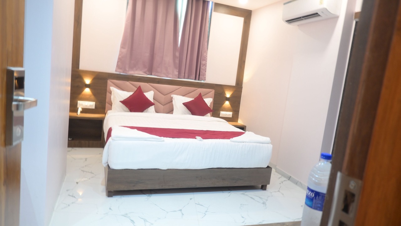 Photo of Bedroom in Malad East
