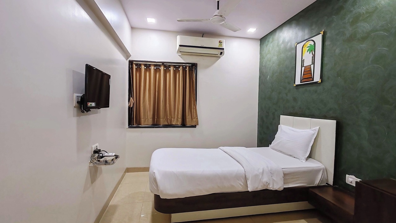 Photo of Bedroom in Khopoli