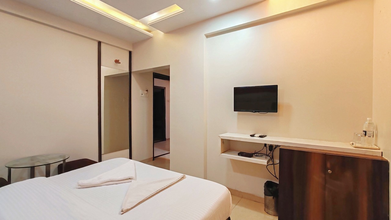 Photo of Bedroom in Khopoli