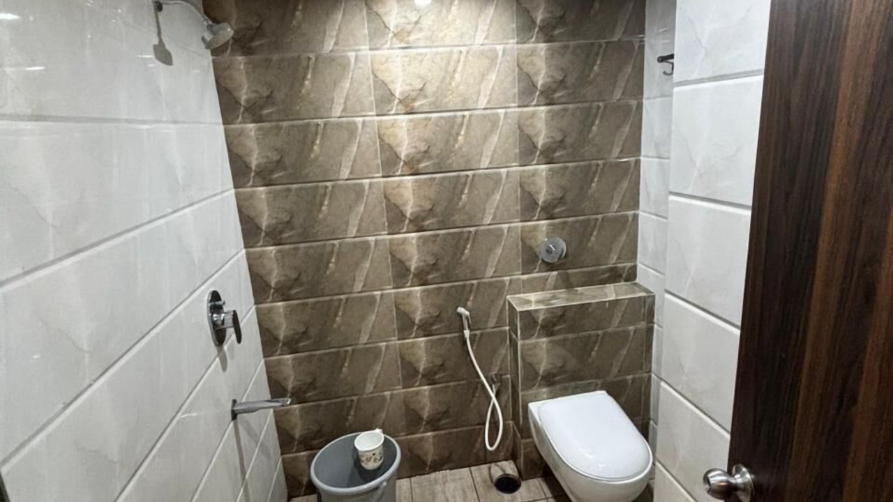 Photo of Bathroom in HBR Layout