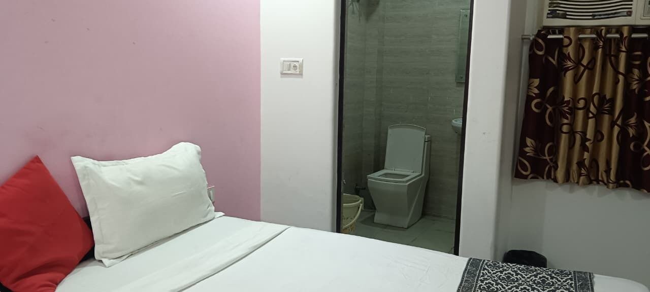 Photo of Bedroom in Mahipalpur Extension