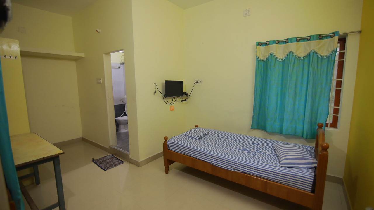 Photo of Bedroom in Salem