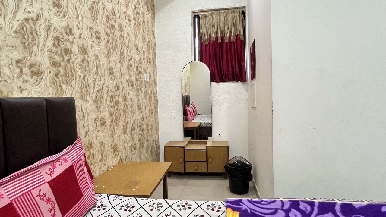 Photo of Bedroom in Gandhinagar