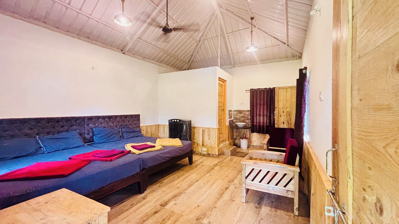 Photo of Bedroom in Timbholi