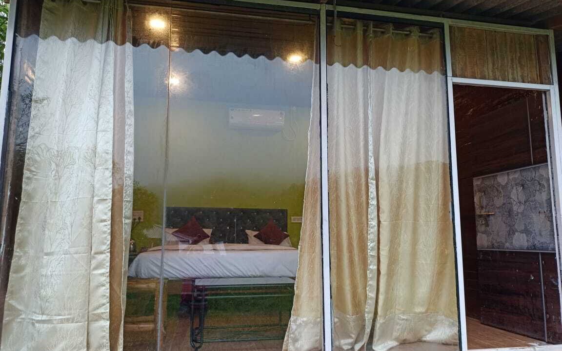 Photo of Bedroom in Timbholi