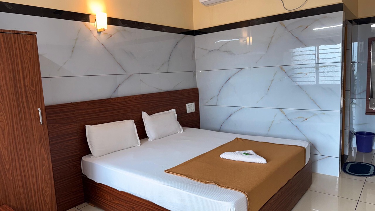 Photo of Bedroom in Murudeshwara