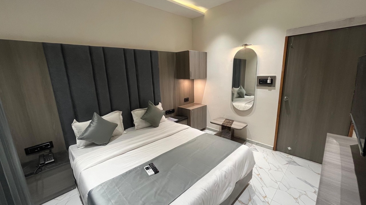 Photo of Bedroom in Navrangpura