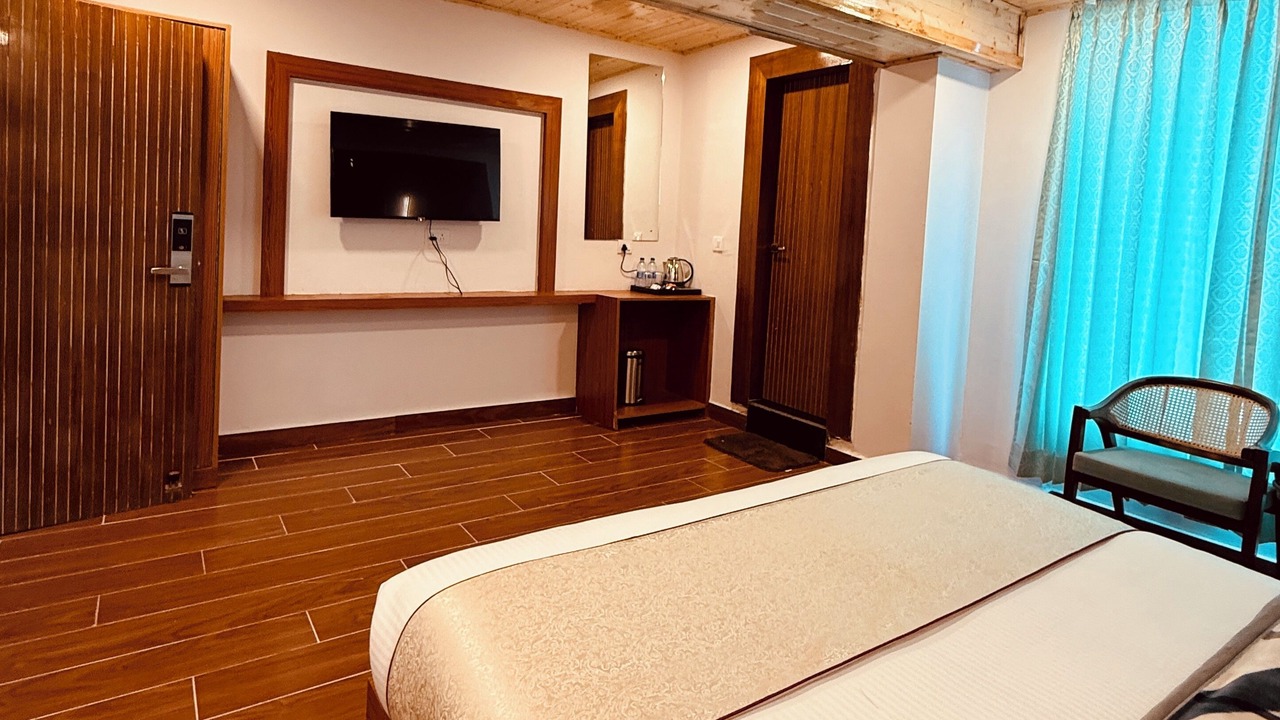 Photo of Bedroom in Badrinath
