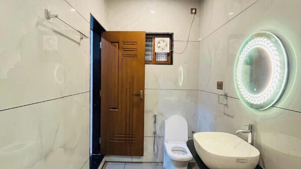 Photo of Bathroom in Murudeshwara