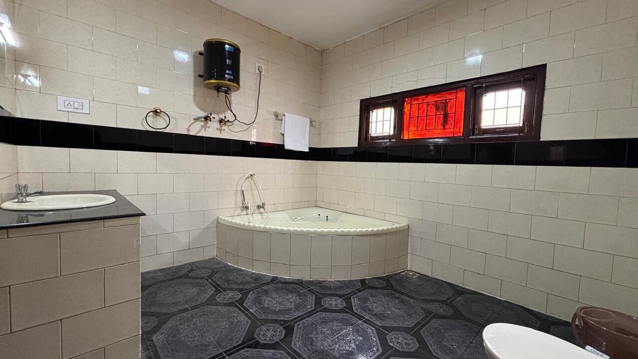 Photo of Bathroom in Thalayathimund
