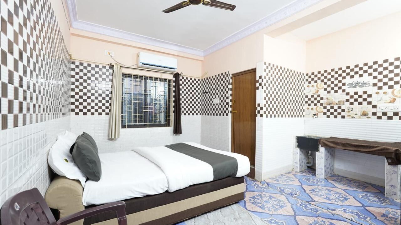 Photo of Bedroom in Katpadi