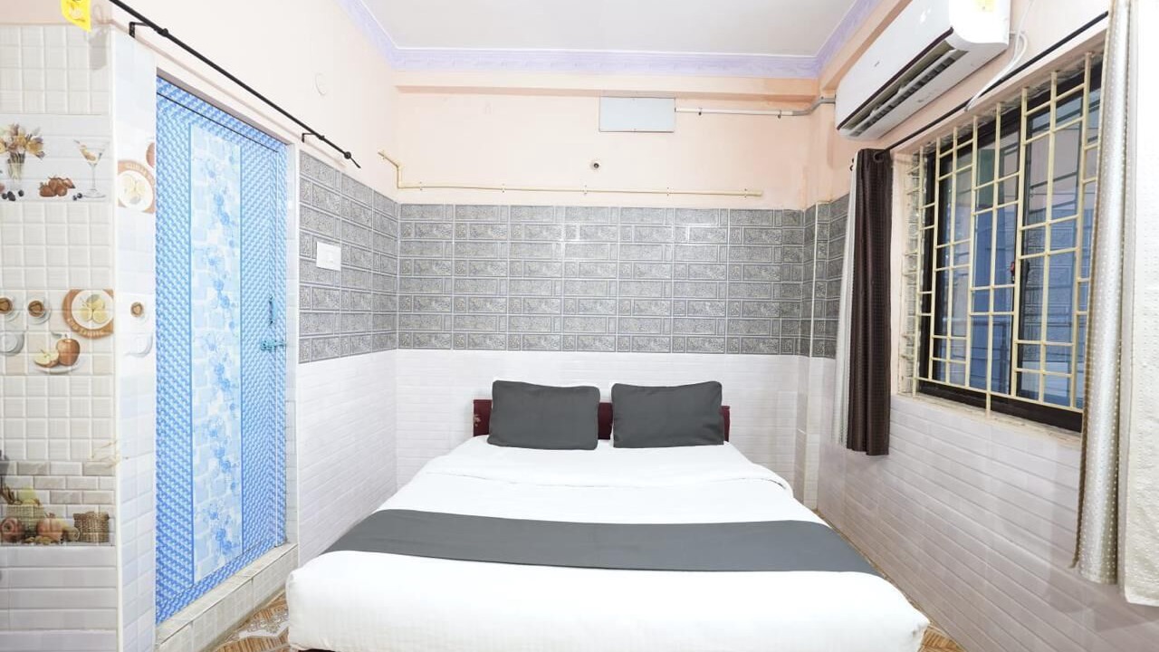 Photo of Bedroom in Katpadi