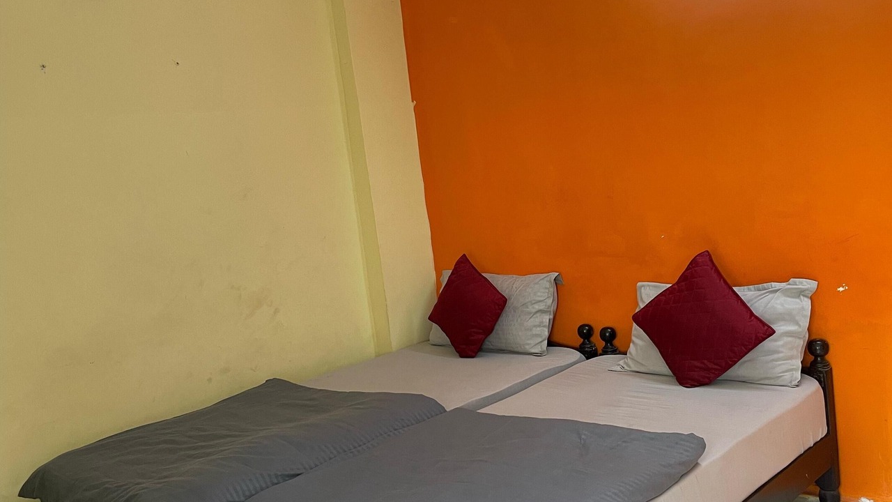 Photo of Bedroom in Srinagar Colony