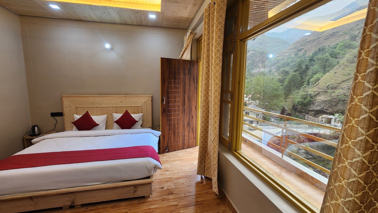 Photo of Patio Balcony in Chakrata