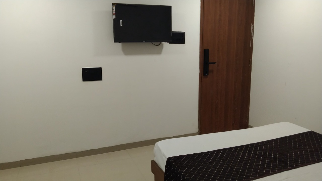 Photo of Bedroom in Central Pune