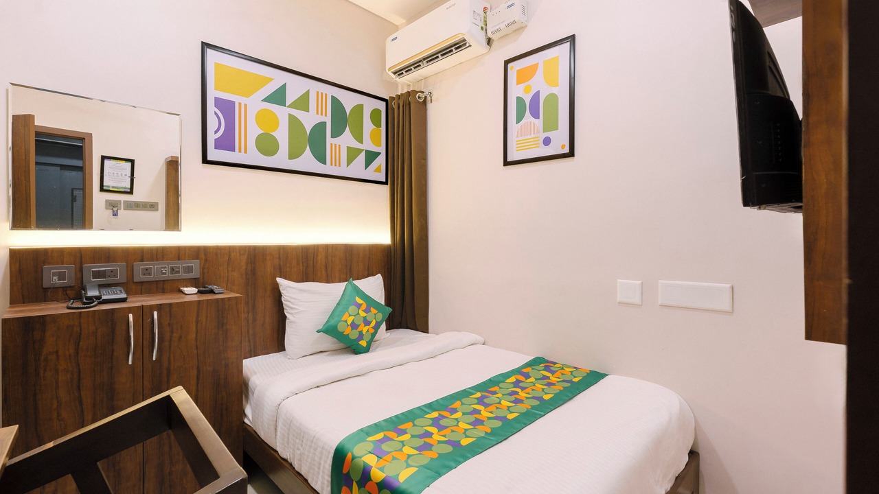 Photo of Bedroom in Triplicane
