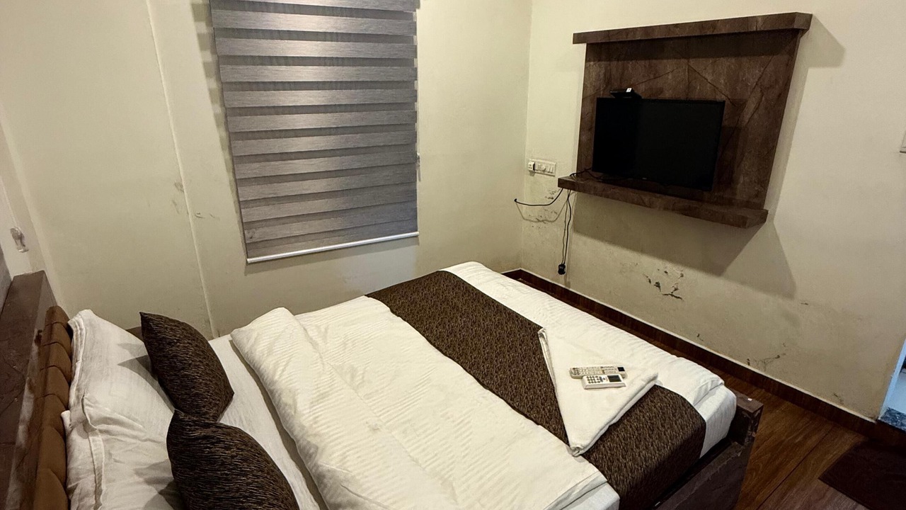 Photo of Bedroom in Shenoys
