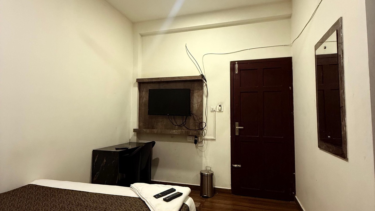 Photo of Bedroom in Shenoys