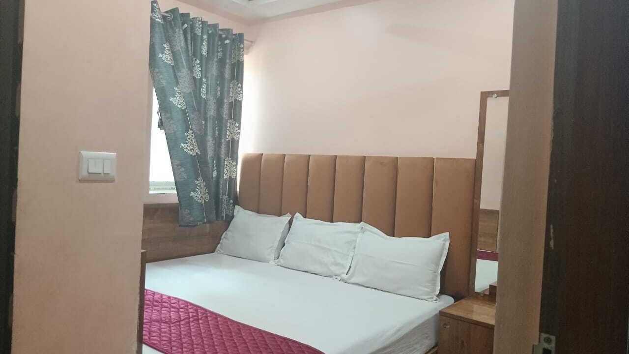 Photo of Bedroom in Dharmatala
