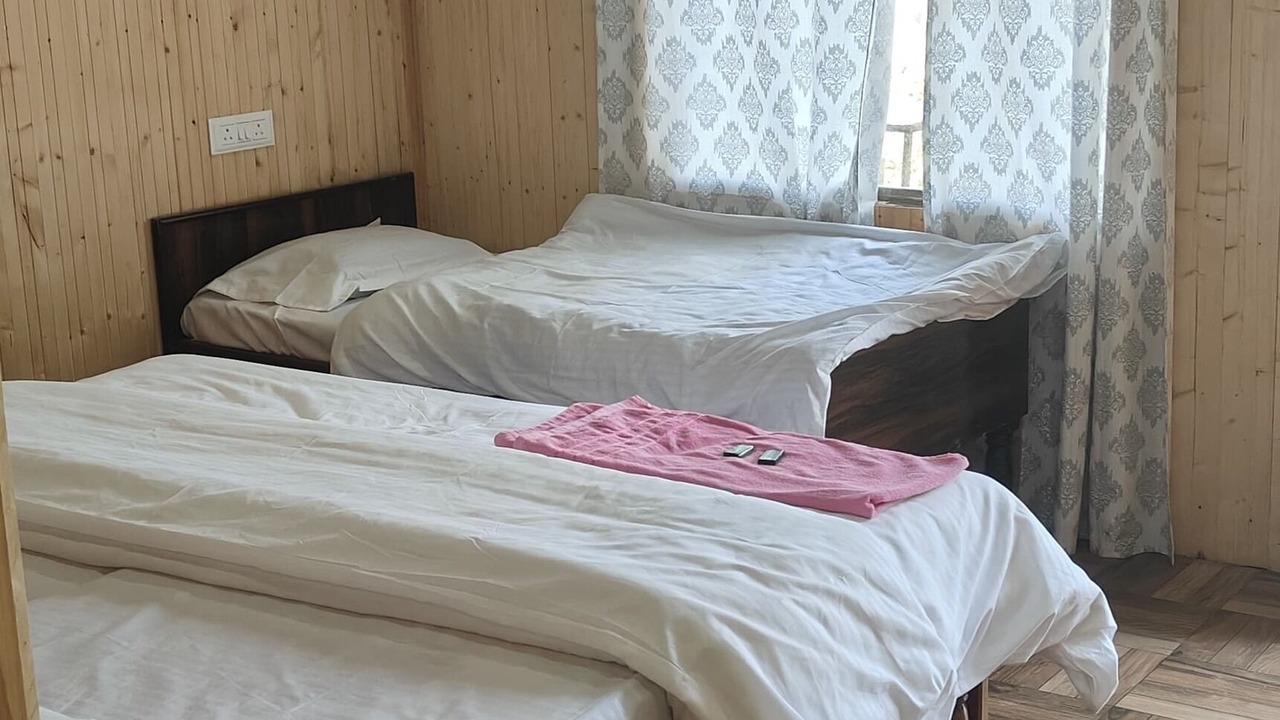 Photo of Bedroom in Narainkoti