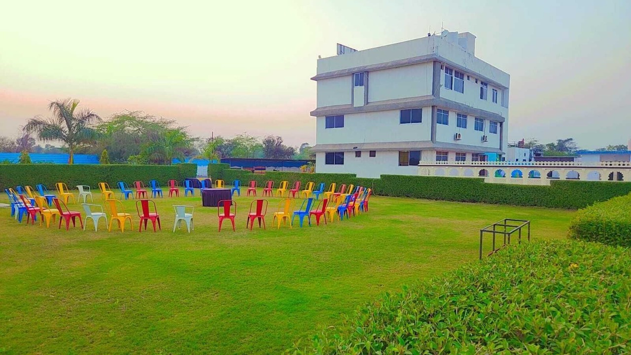 Photo of Outdoor in Menar