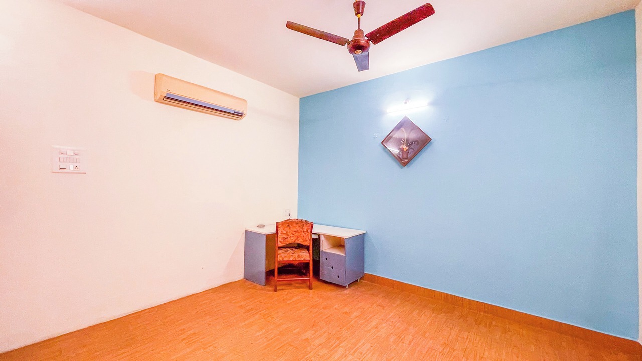 Photo of Bedroom in Sadar