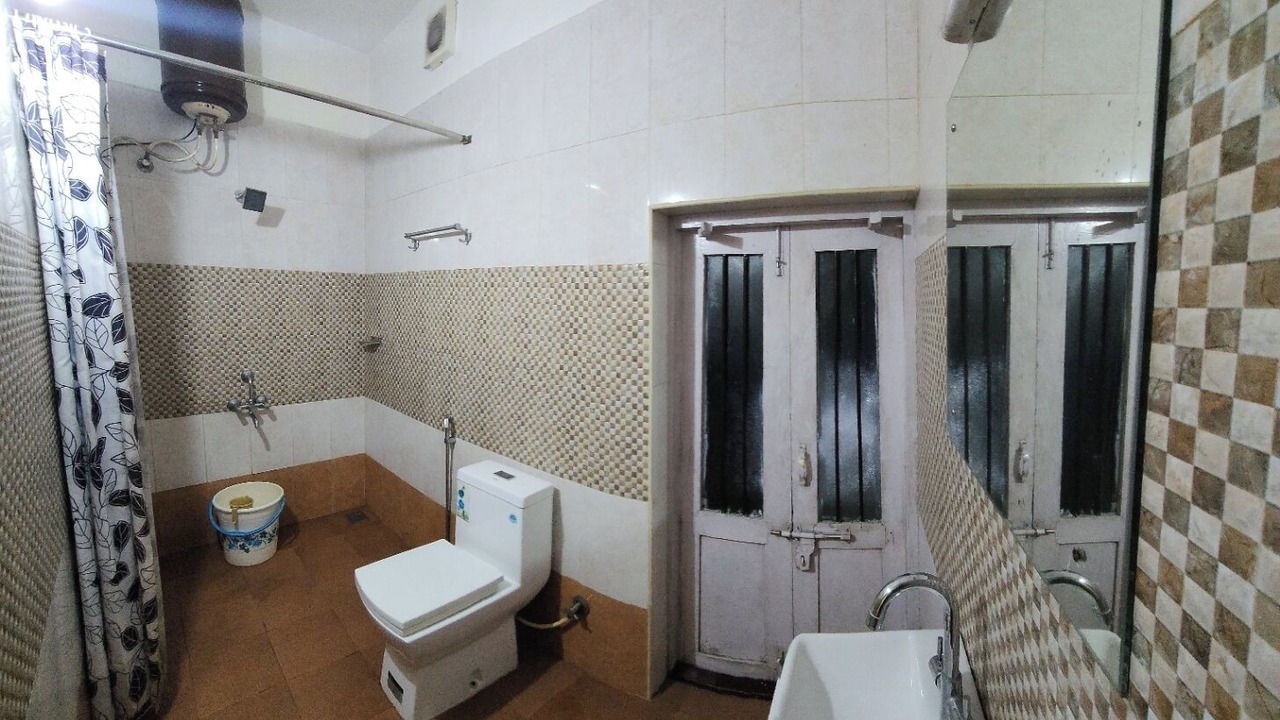 Photo of Bathroom in Vannarpet