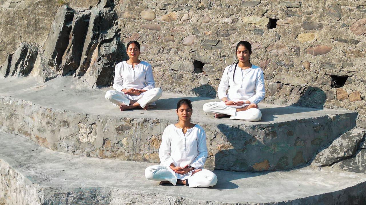 Photo of Others in Amkholi