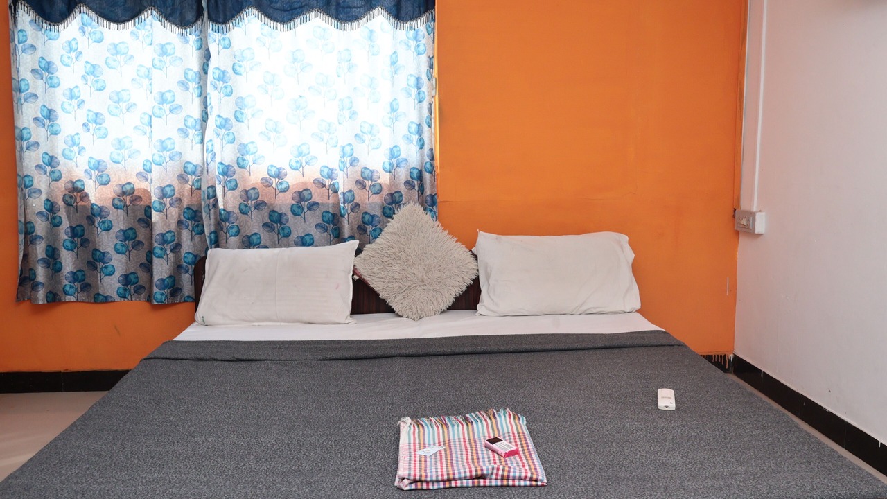 Photo of Bedroom in Salem
