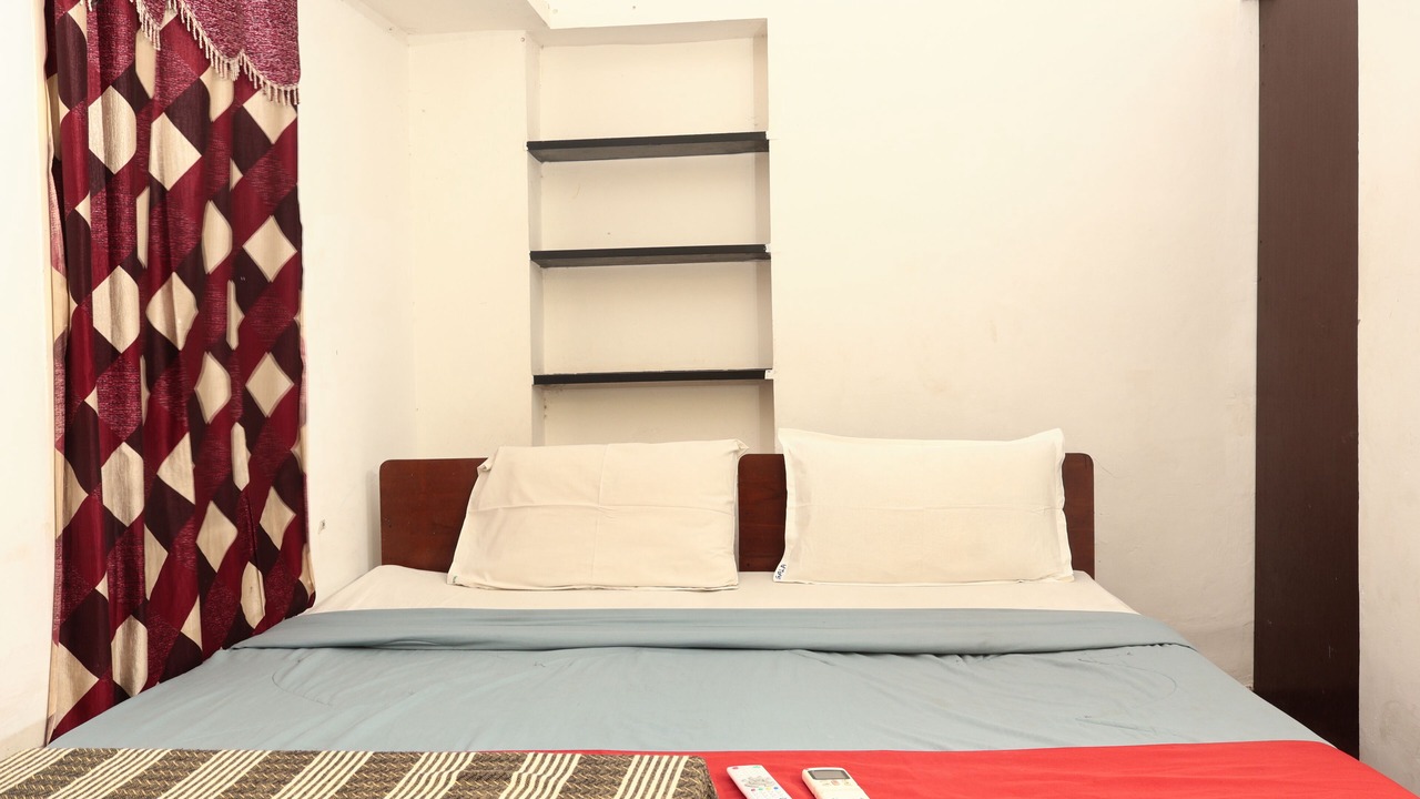 Photo of Bedroom in Salem